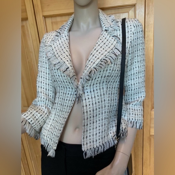 White House Black Market Jackets & Blazers - Ivory Tweed Fringe Bolero Jacket White House Black Market Sz 2 #4